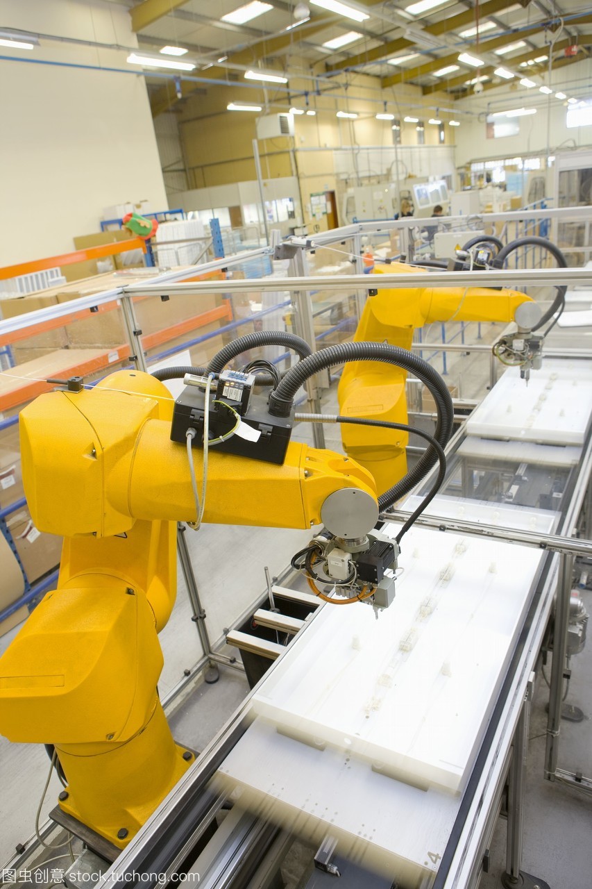 钢铁之臂，智慧之舞 机械臂在现代工厂流水线上的核心角色